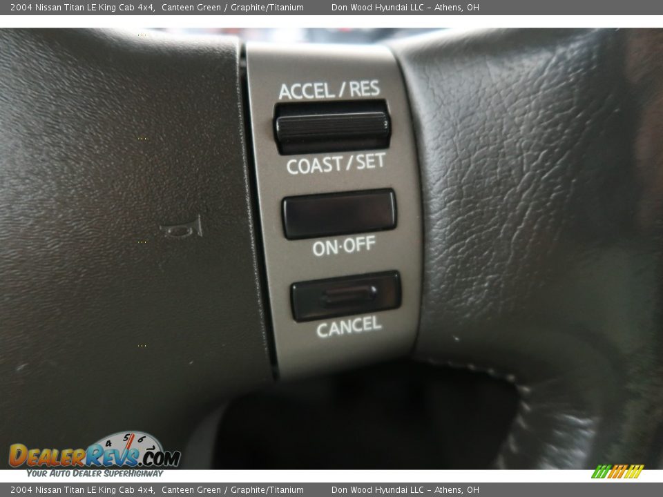 2004 Nissan Titan LE King Cab 4x4 Canteen Green / Graphite/Titanium Photo #36
