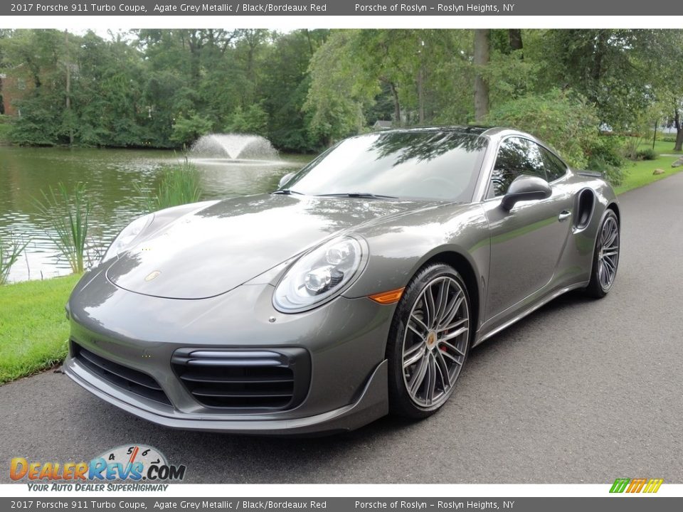 Front 3/4 View of 2017 Porsche 911 Turbo Coupe Photo #1