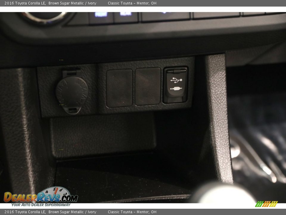 2016 Toyota Corolla LE Brown Sugar Metallic / Ivory Photo #12