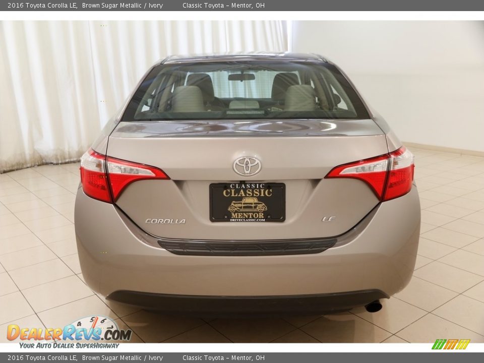 2016 Toyota Corolla LE Brown Sugar Metallic / Ivory Photo #17