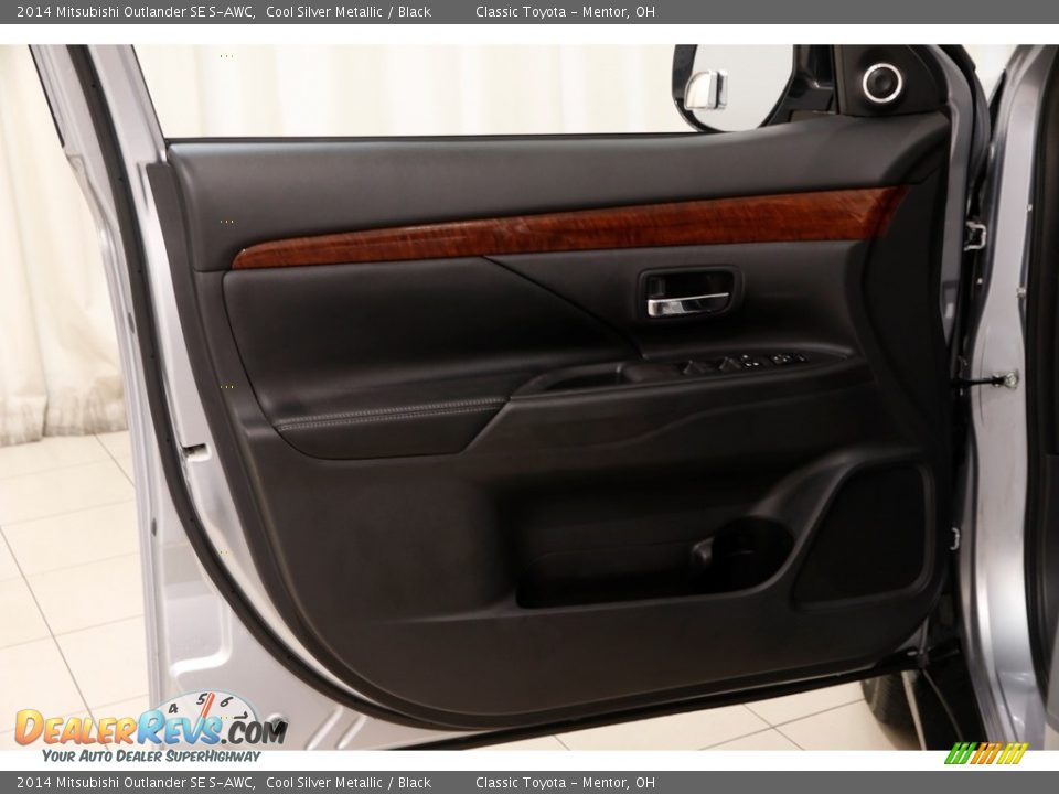 2014 Mitsubishi Outlander SE S-AWC Cool Silver Metallic / Black Photo #4