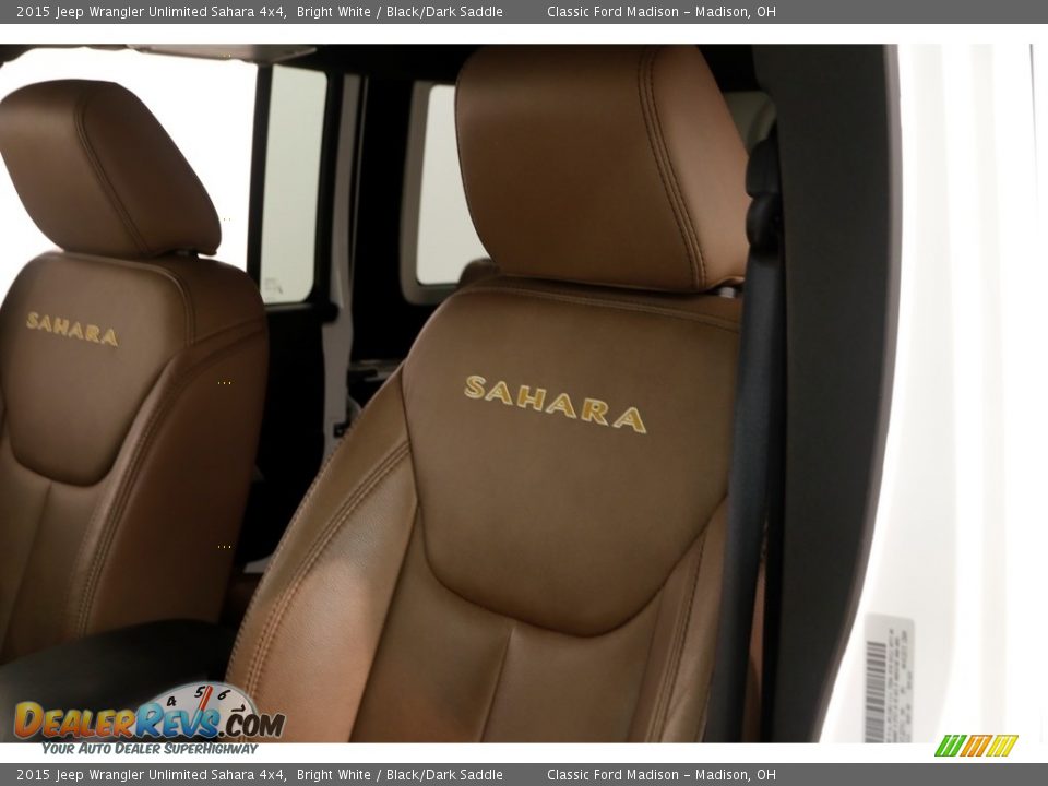 2015 Jeep Wrangler Unlimited Sahara 4x4 Bright White / Black/Dark Saddle Photo #6