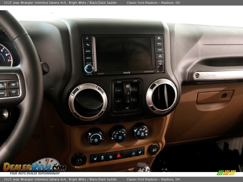2015 Jeep Wrangler Unlimited Sahara 4x4 Bright White / Black/Dark Saddle Photo #10