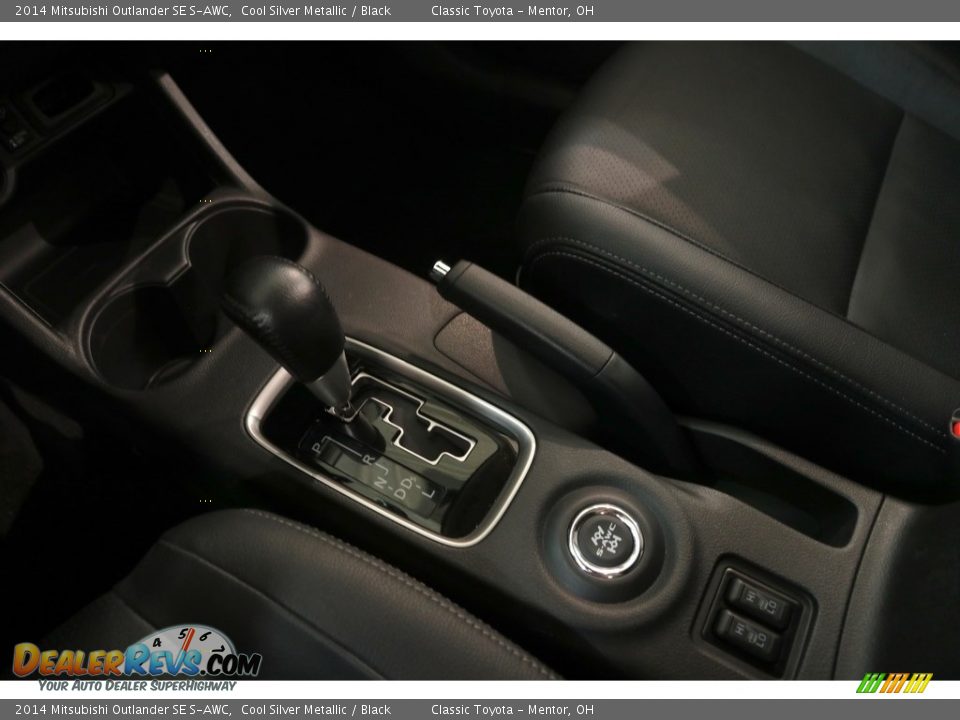 2014 Mitsubishi Outlander SE S-AWC Cool Silver Metallic / Black Photo #10
