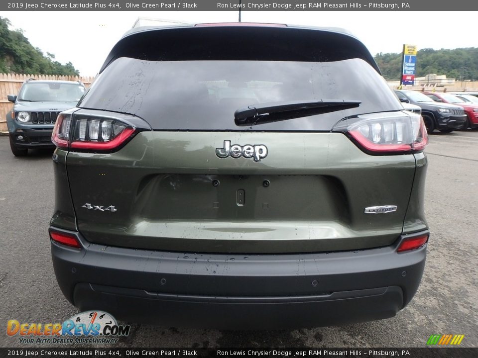 2019 Jeep Cherokee Latitude Plus 4x4 Olive Green Pearl / Black Photo #4