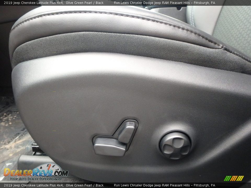 2019 Jeep Cherokee Latitude Plus 4x4 Olive Green Pearl / Black Photo #15