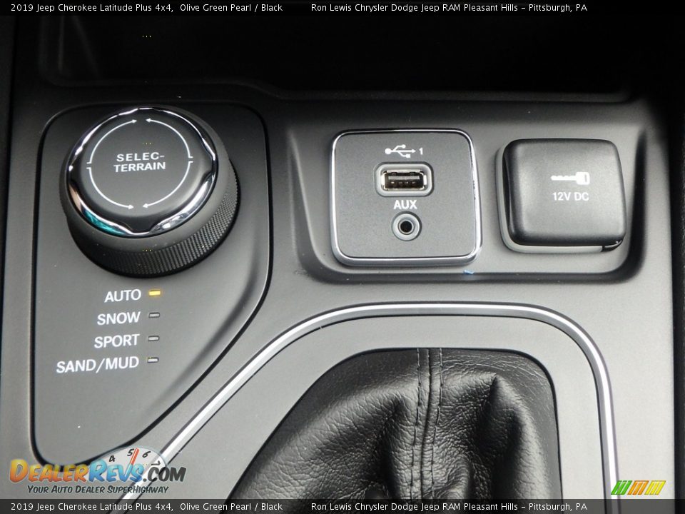 2019 Jeep Cherokee Latitude Plus 4x4 Olive Green Pearl / Black Photo #18