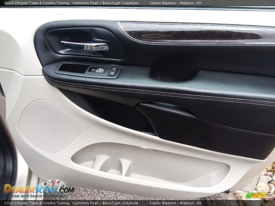2014 Chrysler Town & Country Touring Cashmere Pearl / Black/Light Graystone Photo #11