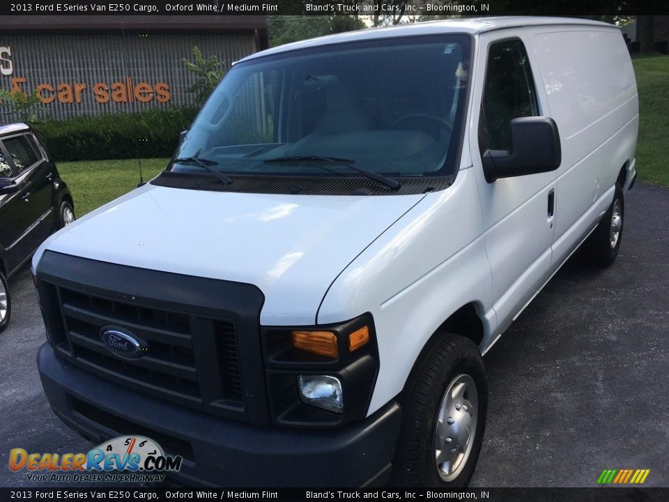 2013 Ford E Series Van E250 Cargo Oxford White / Medium Flint Photo #3