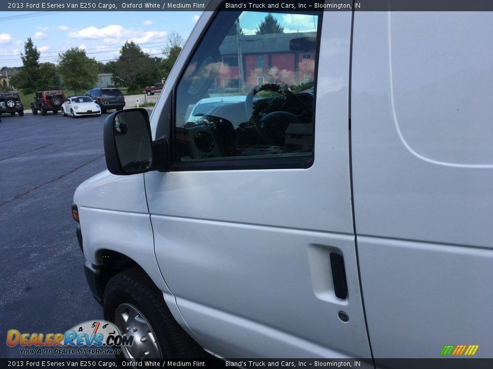 2013 Ford E Series Van E250 Cargo Oxford White / Medium Flint Photo #4