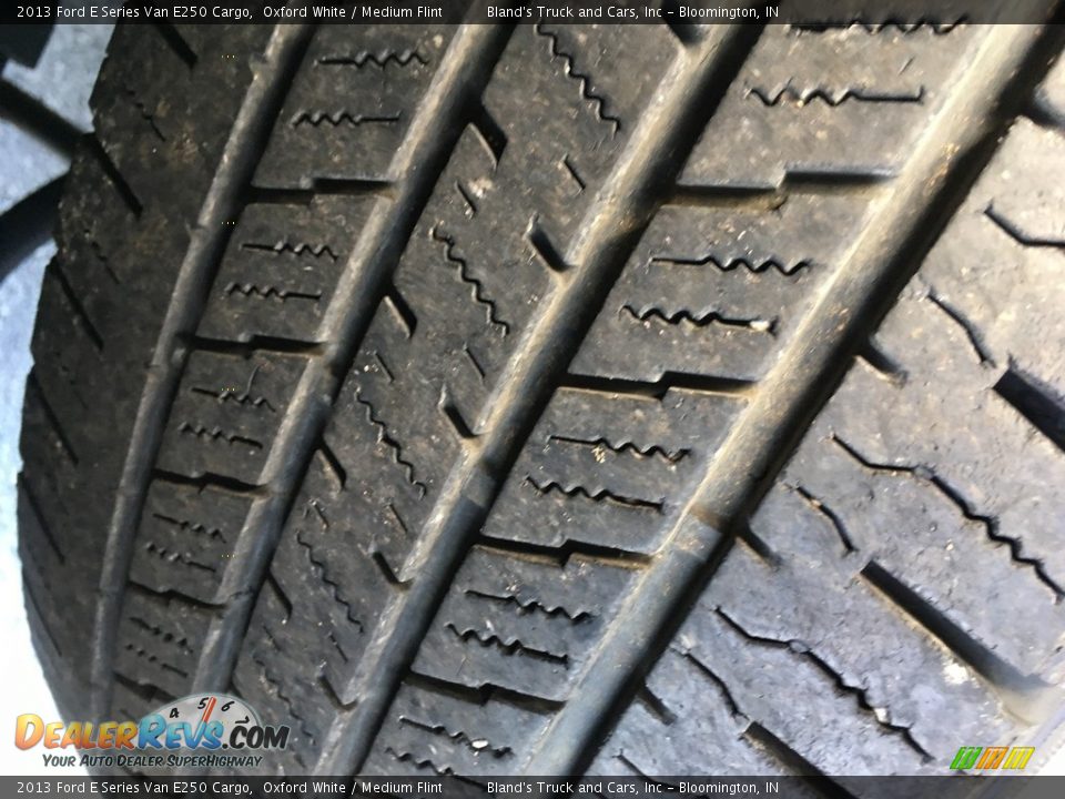 2013 Ford E Series Van E250 Cargo Oxford White / Medium Flint Photo #10