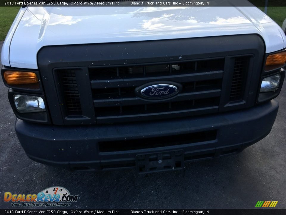 2013 Ford E Series Van E250 Cargo Oxford White / Medium Flint Photo #11