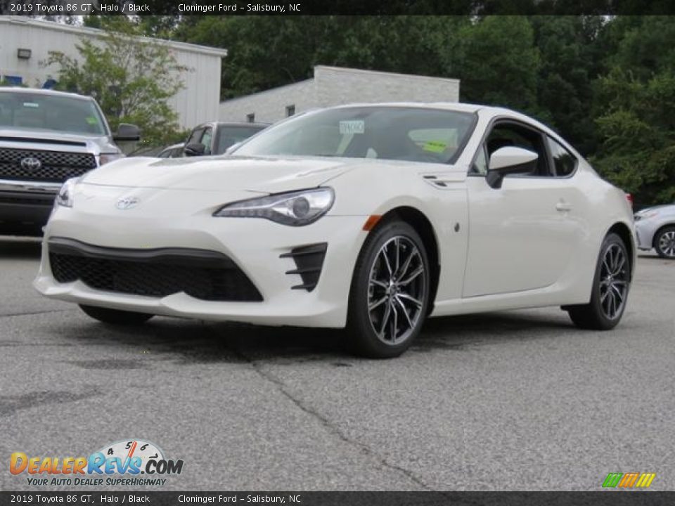 Front 3/4 View of 2019 Toyota 86 GT Photo #3