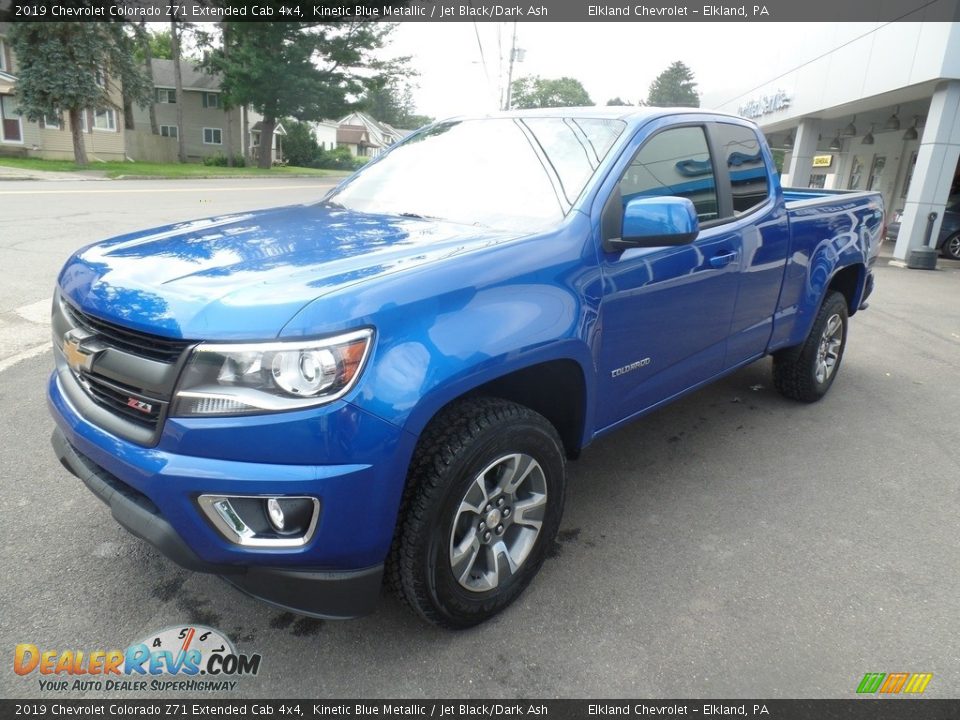 Front 3/4 View of 2019 Chevrolet Colorado Z71 Extended Cab 4x4 Photo #1