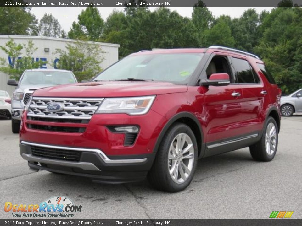 Front 3/4 View of 2018 Ford Explorer Limited Photo #3