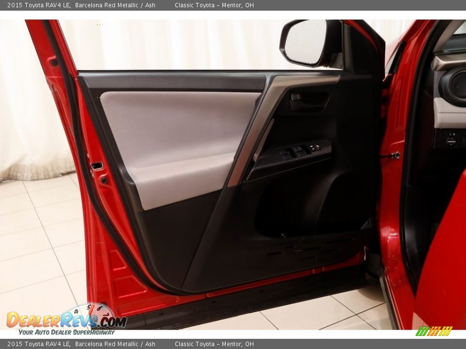 2015 Toyota RAV4 LE Barcelona Red Metallic / Ash Photo #4