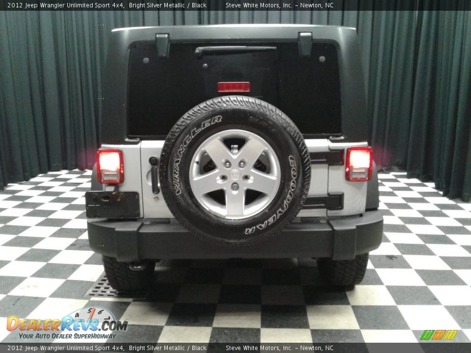 2012 Jeep Wrangler Unlimited Sport 4x4 Bright Silver Metallic / Black Photo #7