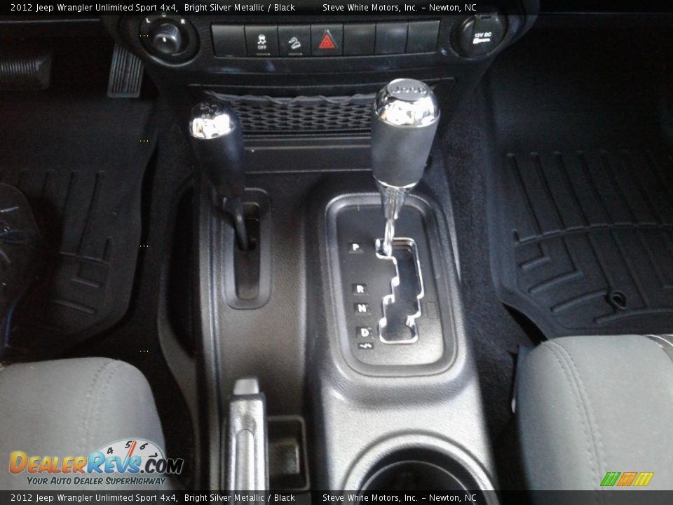2012 Jeep Wrangler Unlimited Sport 4x4 Bright Silver Metallic / Black Photo #21