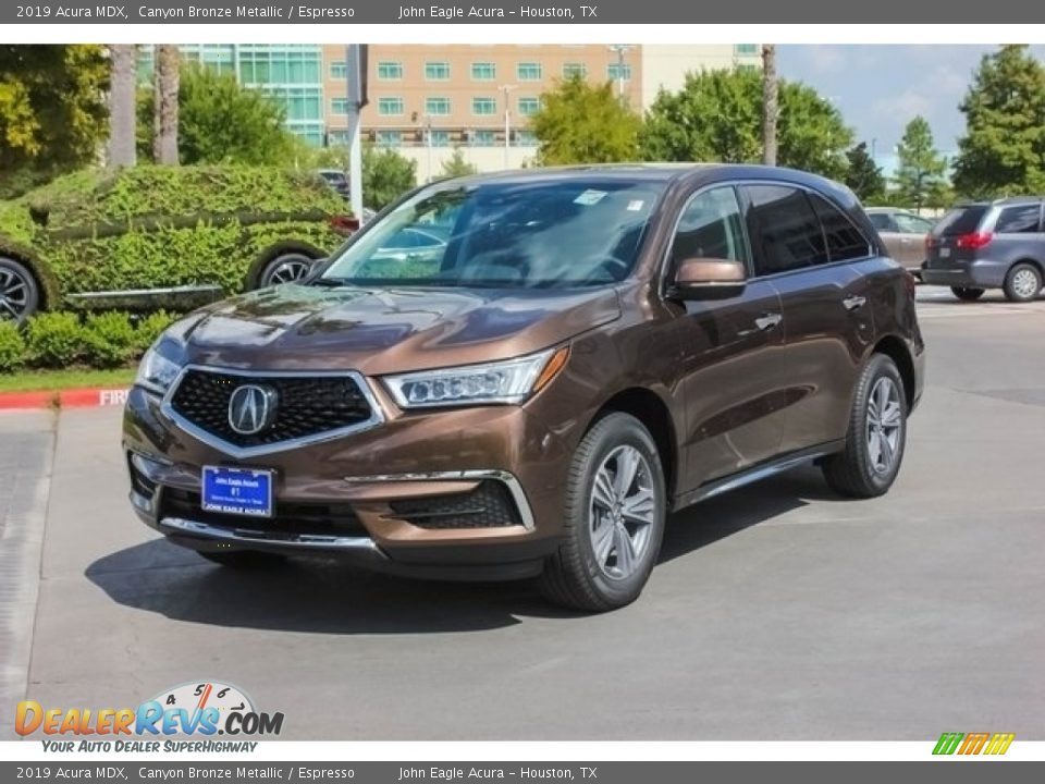 Front 3/4 View of 2019 Acura MDX  Photo #3