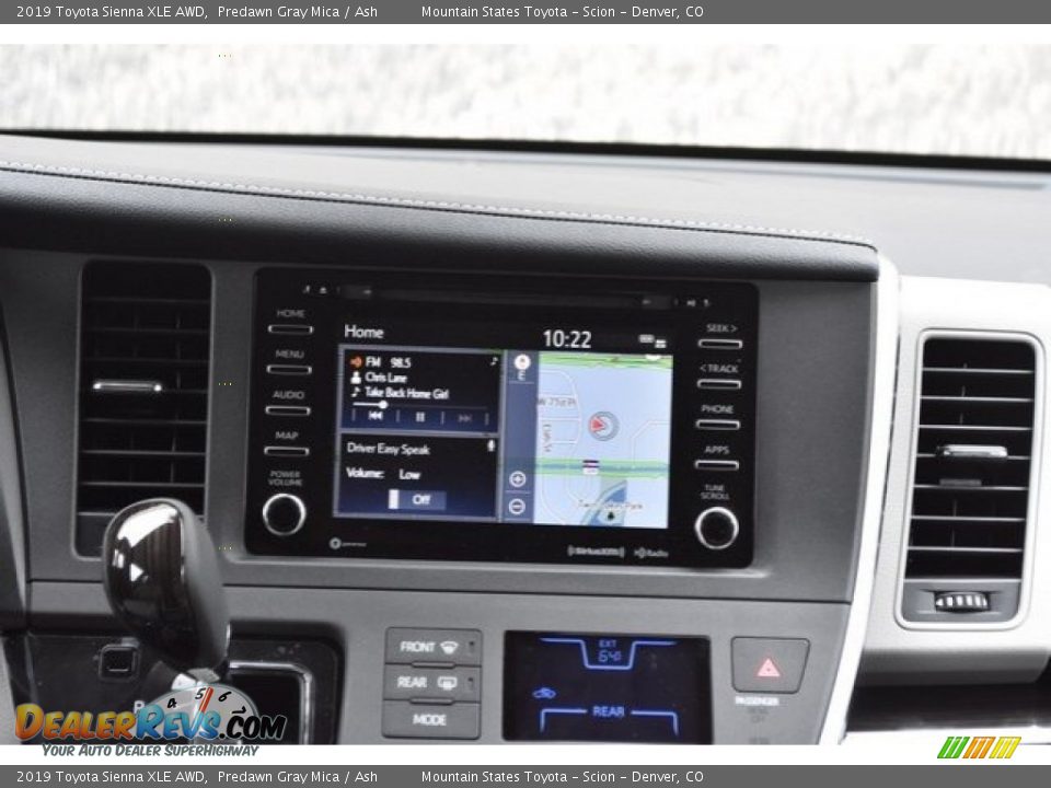 Controls of 2019 Toyota Sienna XLE AWD Photo #10