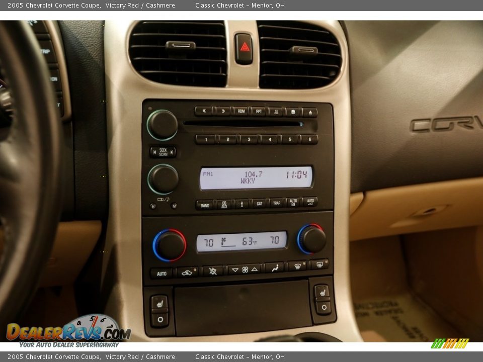 2005 Chevrolet Corvette Coupe Victory Red / Cashmere Photo #12