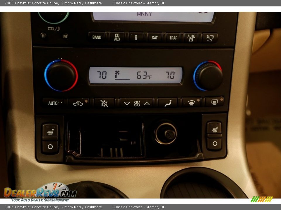 2005 Chevrolet Corvette Coupe Victory Red / Cashmere Photo #14