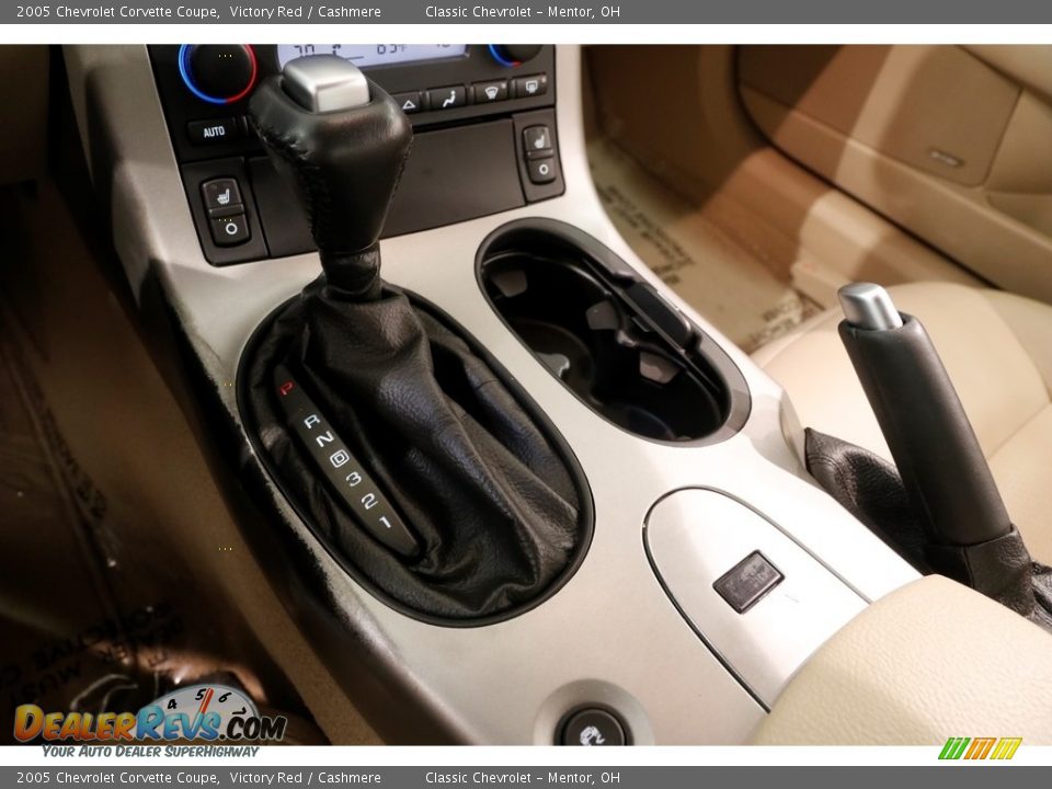 2005 Chevrolet Corvette Coupe Victory Red / Cashmere Photo #17