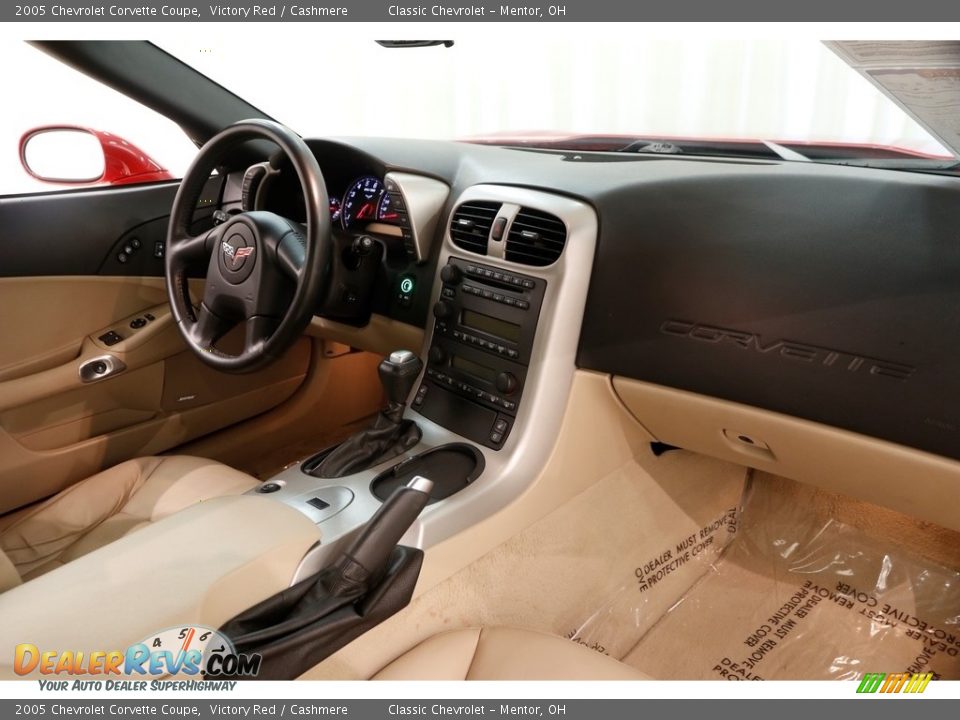 2005 Chevrolet Corvette Coupe Victory Red / Cashmere Photo #19