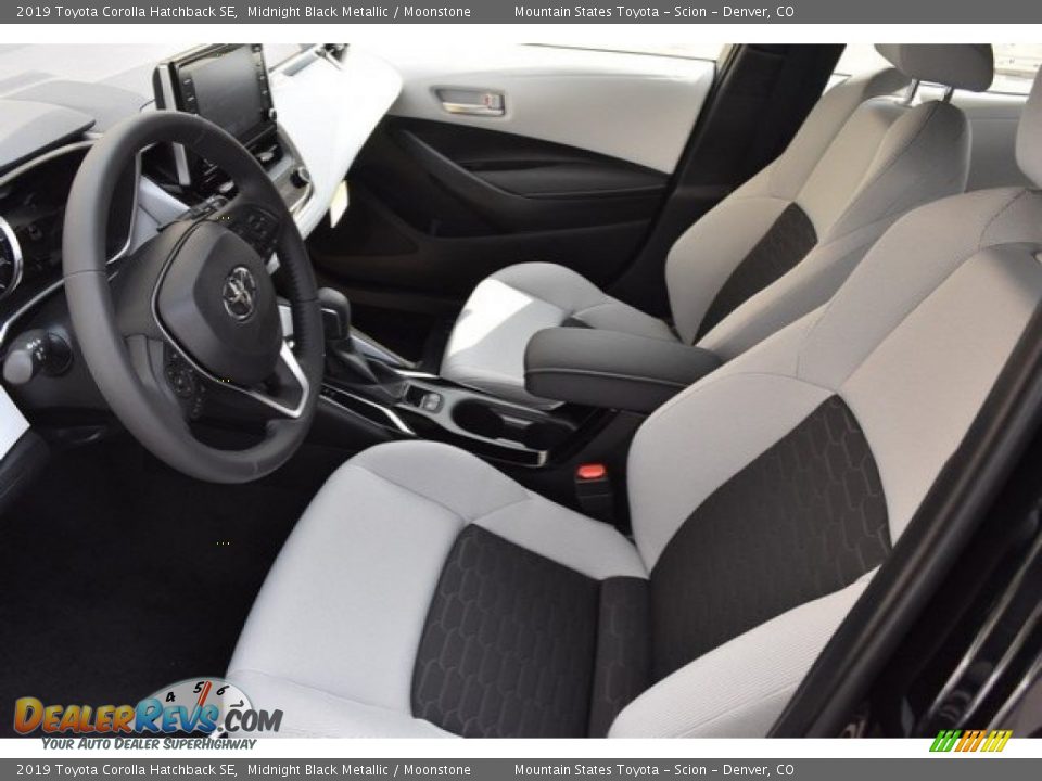 2019 Toyota Corolla Hatchback SE Midnight Black Metallic / Moonstone Photo #6