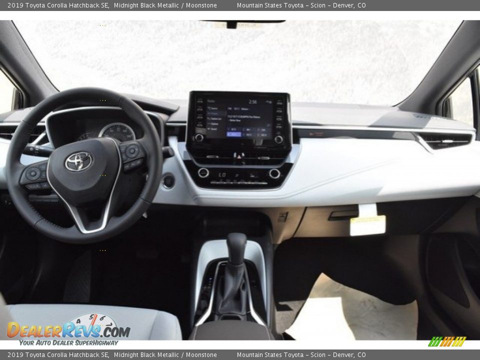 2019 Toyota Corolla Hatchback SE Midnight Black Metallic / Moonstone Photo #8