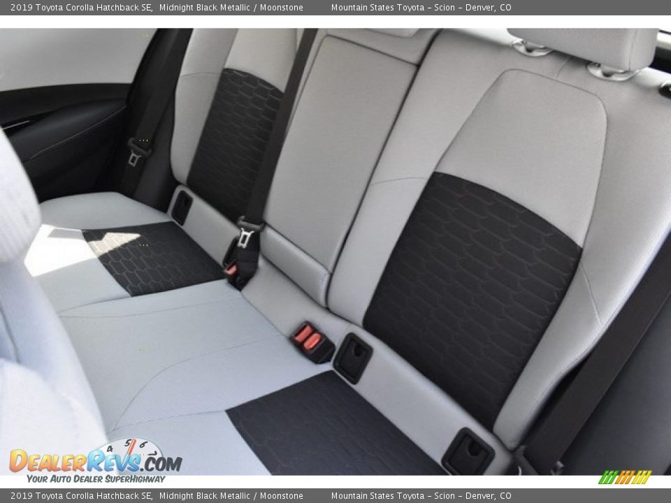2019 Toyota Corolla Hatchback SE Midnight Black Metallic / Moonstone Photo #15