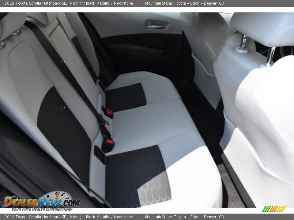 2019 Toyota Corolla Hatchback SE Midnight Black Metallic / Moonstone Photo #17