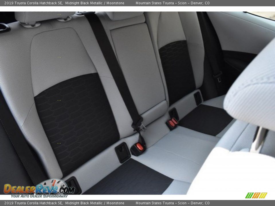 2019 Toyota Corolla Hatchback SE Midnight Black Metallic / Moonstone Photo #18