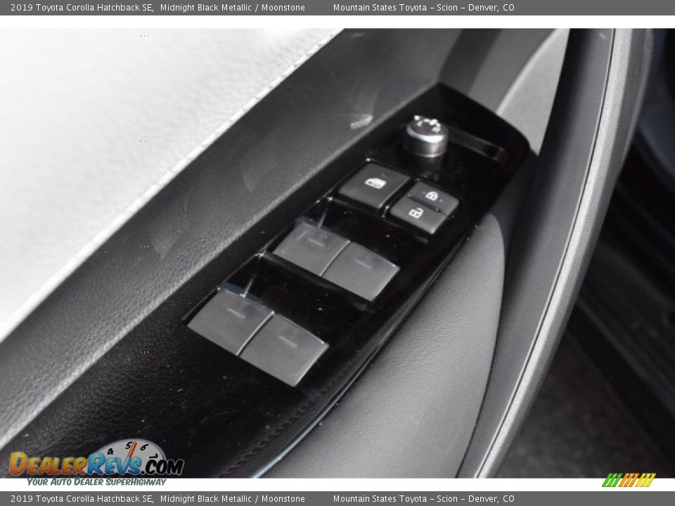 2019 Toyota Corolla Hatchback SE Midnight Black Metallic / Moonstone Photo #23
