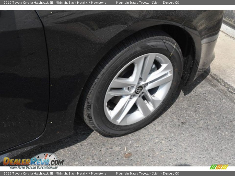 2019 Toyota Corolla Hatchback SE Midnight Black Metallic / Moonstone Photo #35