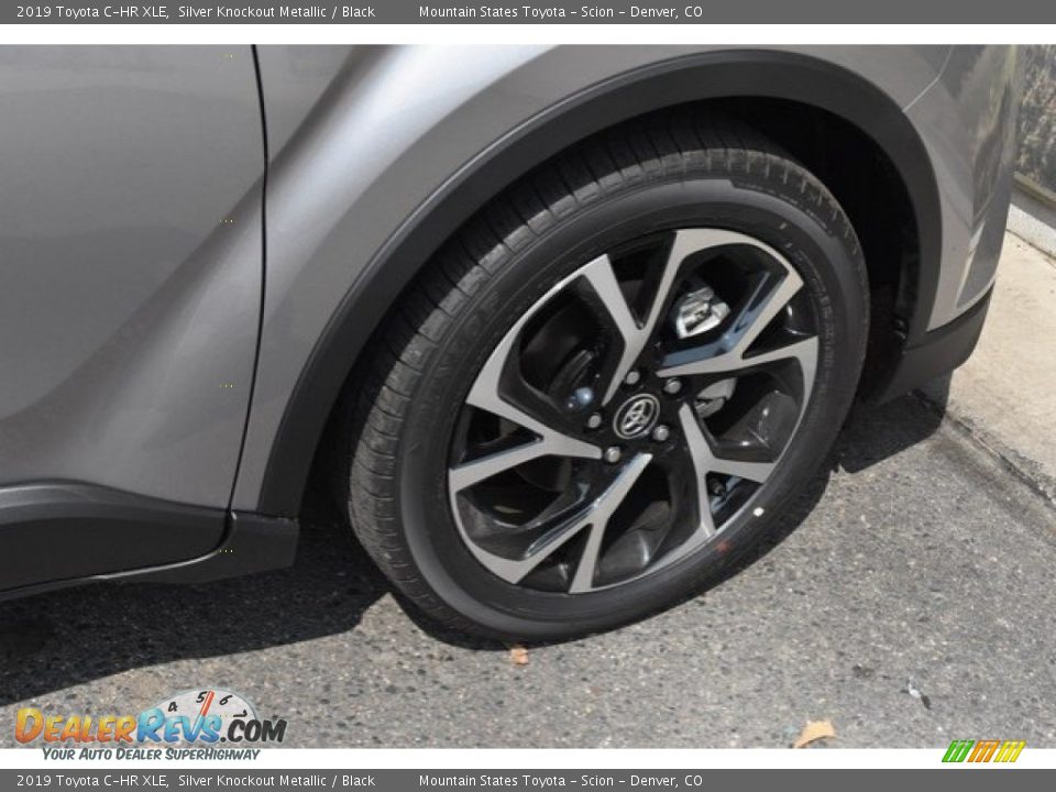 2019 Toyota C-HR XLE Silver Knockout Metallic / Black Photo #35