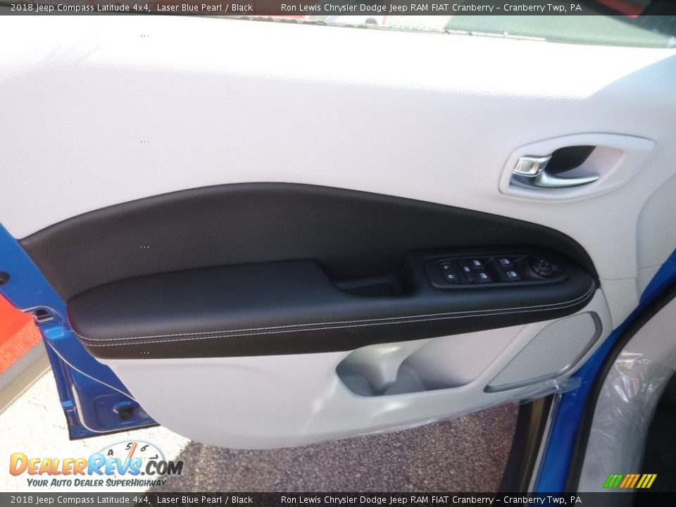 2018 Jeep Compass Latitude 4x4 Laser Blue Pearl / Black Photo #11