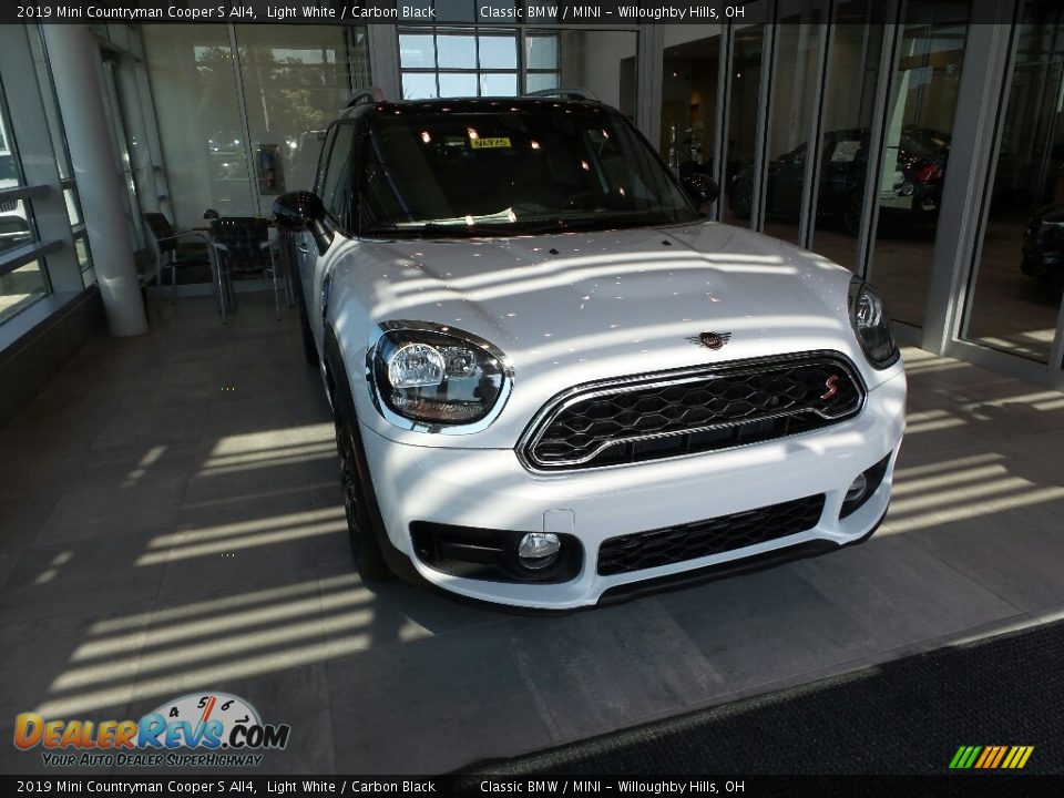 2019 Mini Countryman Cooper S All4 Light White / Carbon Black Photo #1