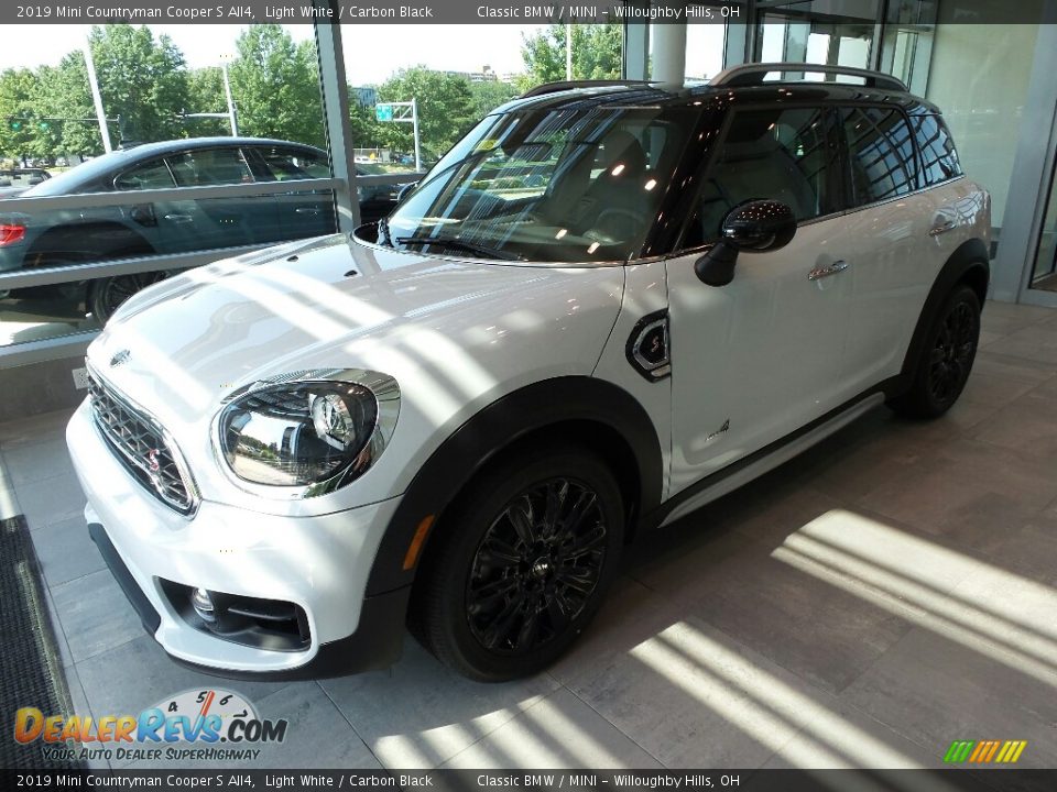 Front 3/4 View of 2019 Mini Countryman Cooper S All4 Photo #3