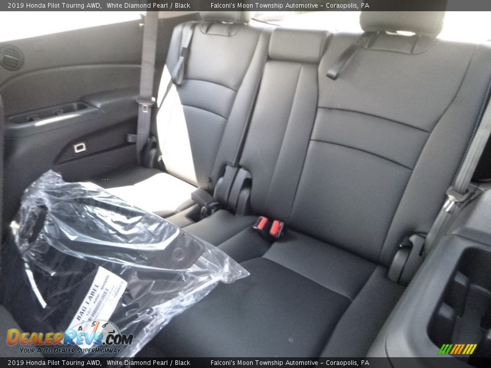 2019 Honda Pilot Touring AWD White Diamond Pearl / Black Photo #9