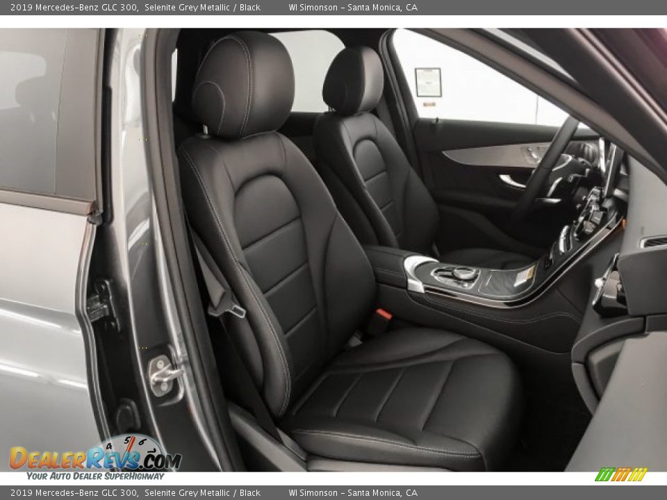 Front Seat of 2019 Mercedes-Benz GLC 300 Photo #5