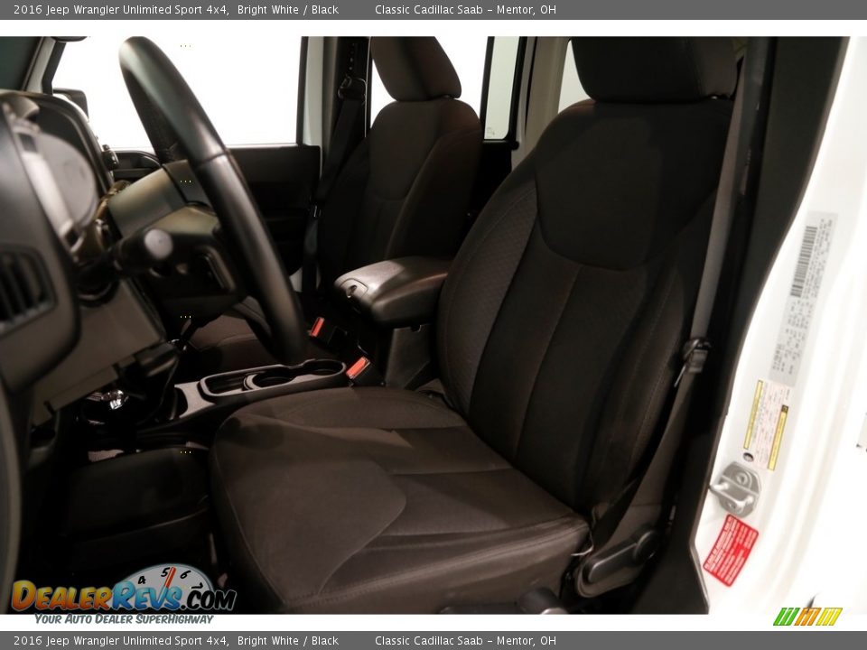 2016 Jeep Wrangler Unlimited Sport 4x4 Bright White / Black Photo #5