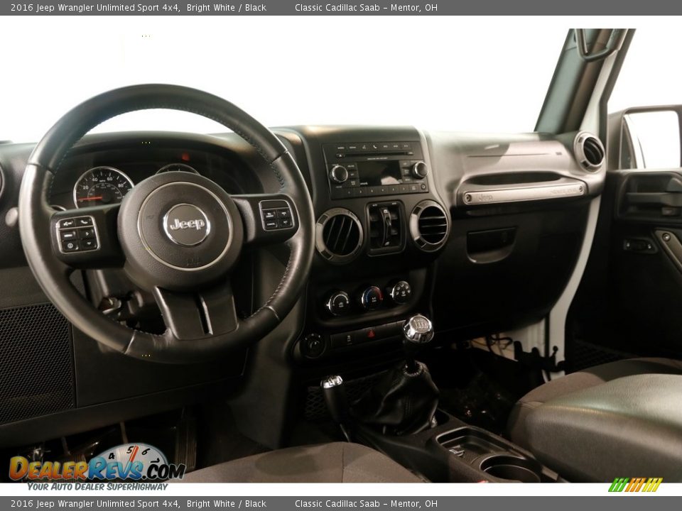 2016 Jeep Wrangler Unlimited Sport 4x4 Bright White / Black Photo #6