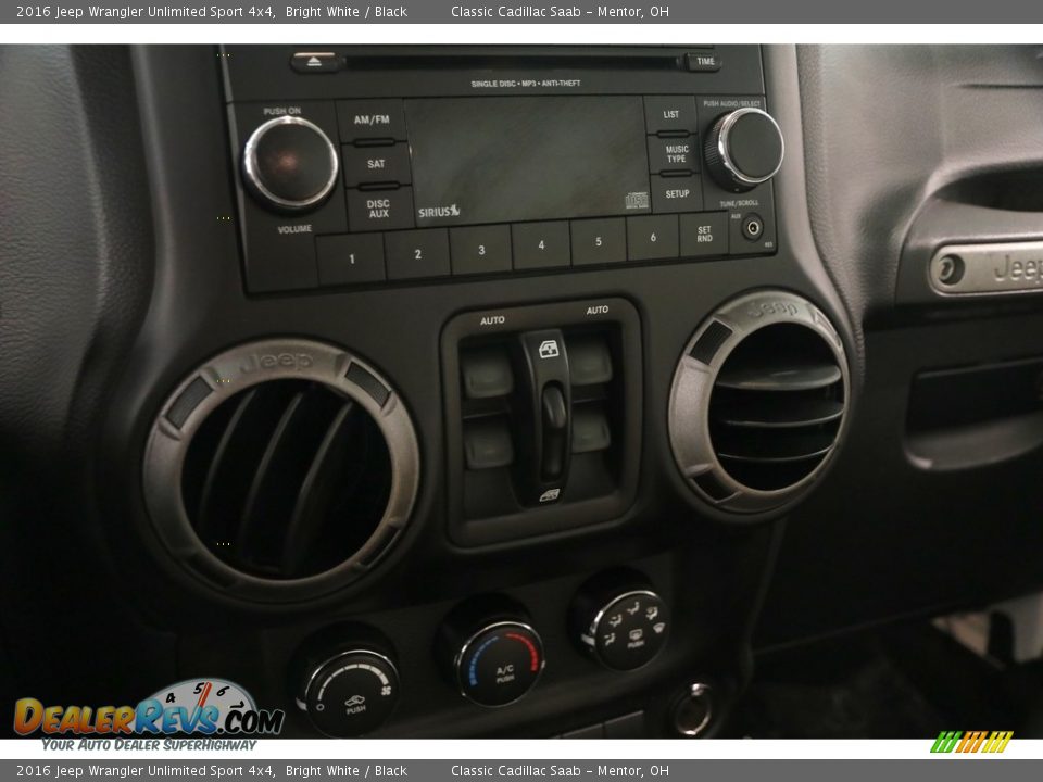 2016 Jeep Wrangler Unlimited Sport 4x4 Bright White / Black Photo #9