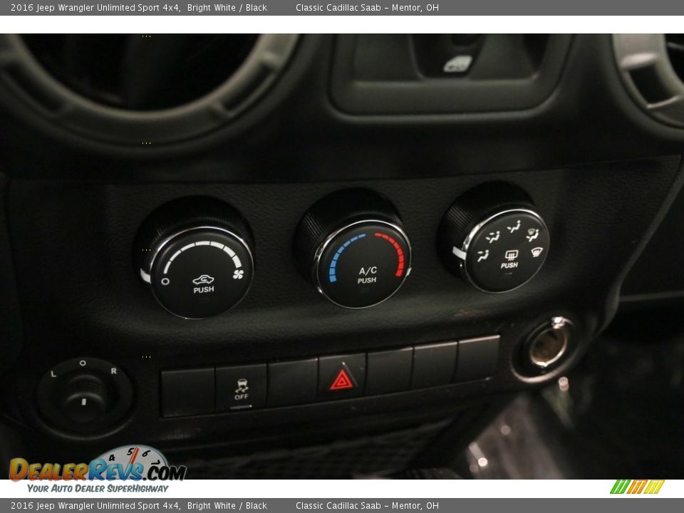 2016 Jeep Wrangler Unlimited Sport 4x4 Bright White / Black Photo #12