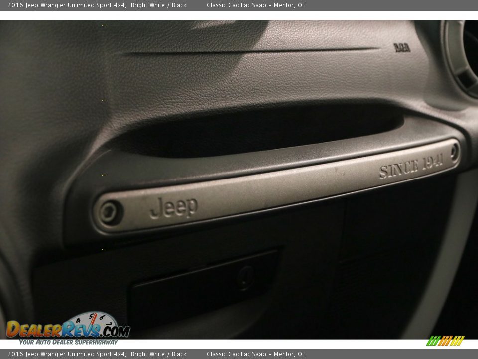 2016 Jeep Wrangler Unlimited Sport 4x4 Bright White / Black Photo #13