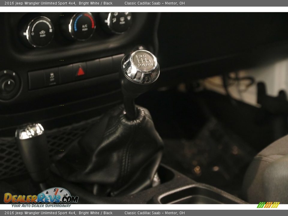 2016 Jeep Wrangler Unlimited Sport 4x4 Bright White / Black Photo #14