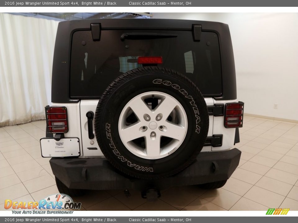 2016 Jeep Wrangler Unlimited Sport 4x4 Bright White / Black Photo #19