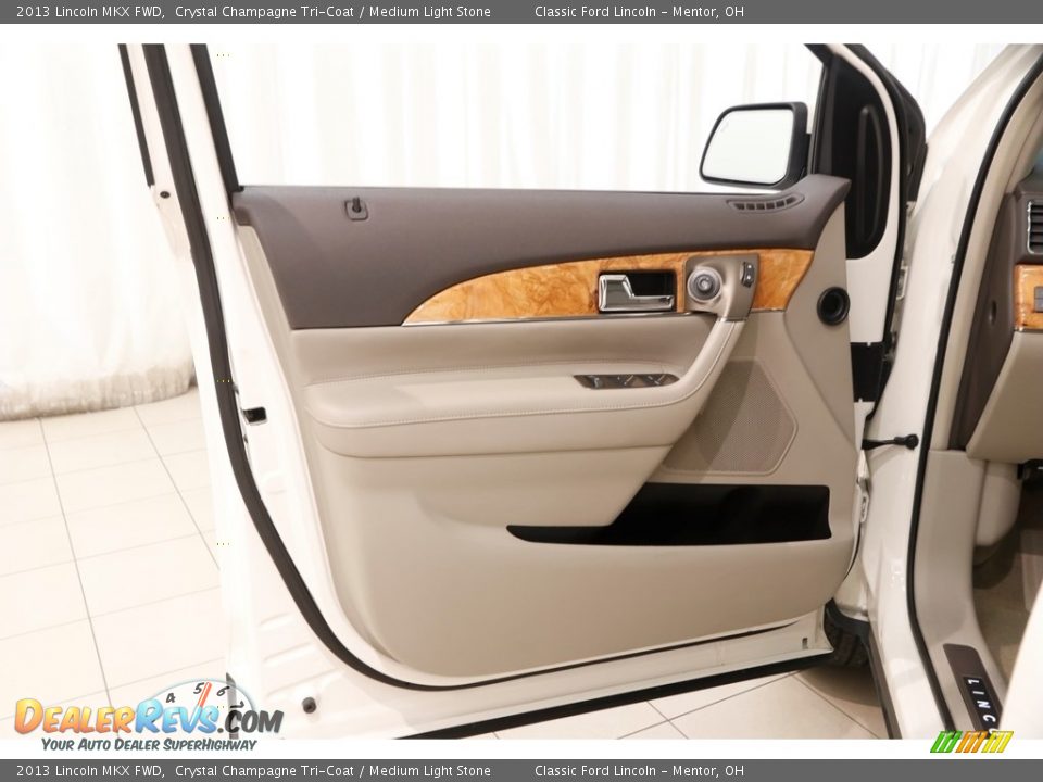 2013 Lincoln MKX FWD Crystal Champagne Tri-Coat / Medium Light Stone Photo #5