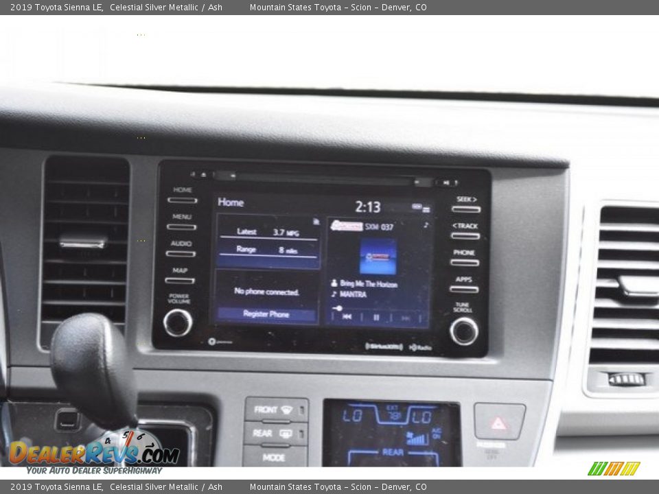 Controls of 2019 Toyota Sienna LE Photo #9